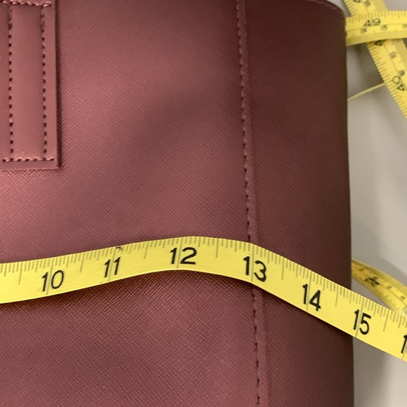 Elegant Burgundy Tote Bag with Gold Accent - Picture 10 of 12